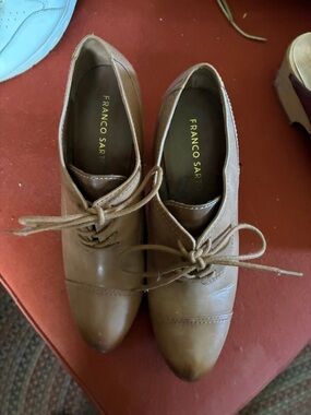 Franco Sarto Women's Brown Lace-Up Cap-Toe Oxfords